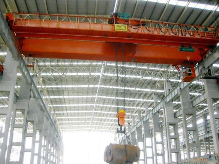 Cần cẩu du lịch trên cao