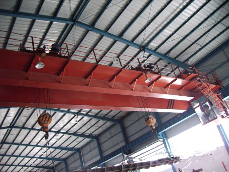 Cần cẩu nhà máy QD 70 tấn