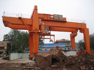 Cần cẩu nâng hạng nặng, đôi chân dê chùm cẩu 30 tấn