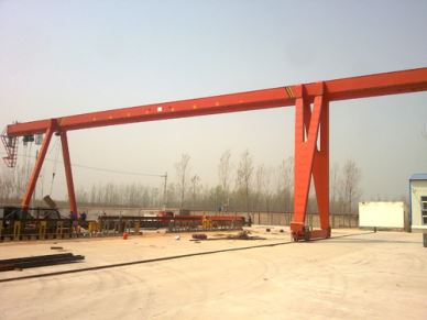 Hồ dầm đơn cần cẩu 32 tấn