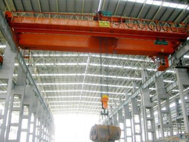 Cần cẩu du lịch trên cao