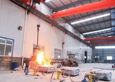 Chuyên sản xuất cung cấp 10 tấn trên không cần cẩu
